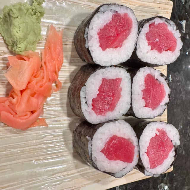 Tuna Roll.