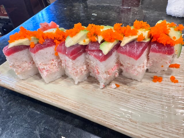 Box Tuna Sushi.
